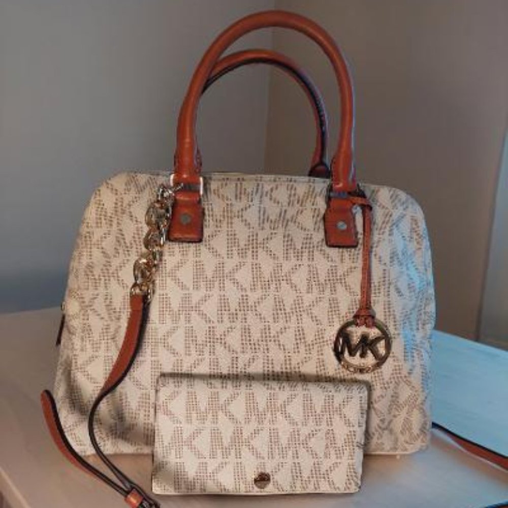 Michael Kors Vanilla Satchel w/ Wallet